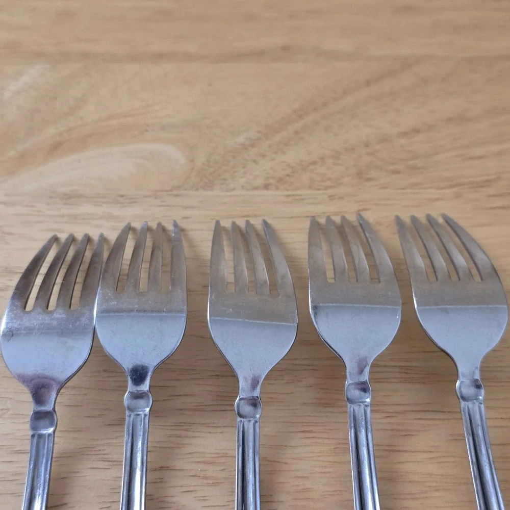 Pfaltzgraff Allure Stainless Dinner Forks 8